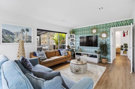 Photo of property in 1/18 Mizpah Road, Torbay, Auckland, 0630