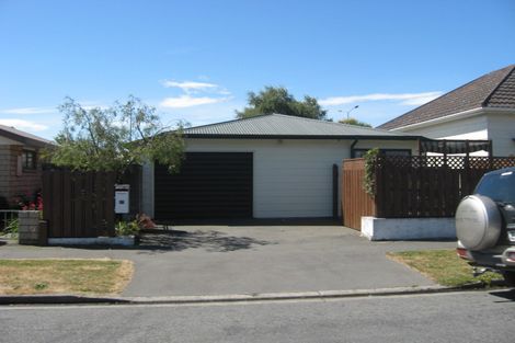 Photo of property in 17 Hutcheson Street, Sydenham, Christchurch, 8023