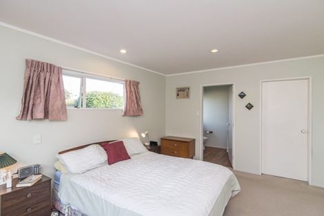 Photo of property in 19 Sunburst Court, Paraparaumu Beach, Paraparaumu, 5032