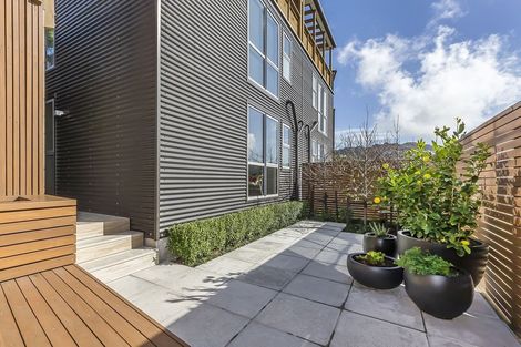 Photo of property in 37a Gurkha Crescent, Khandallah, Wellington, 6035