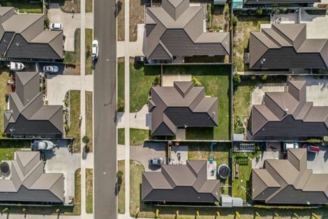 Photo of property in 37 Rainey Crescent, Papamoa Beach, Papamoa, 3118