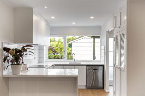 Photo of property in 2/6 Griffen Road, Mount Roskill, Auckland, 1041