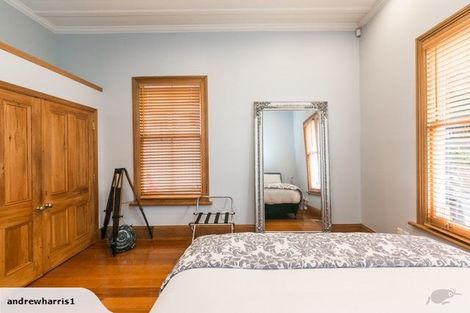 Photo of property in 6 Milton Road, Bluff Hill, Napier, 4110