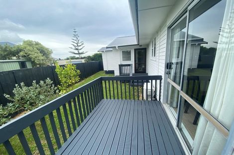 Photo of property in 43a Edgewater Drive, Pakuranga, Auckland, 2010