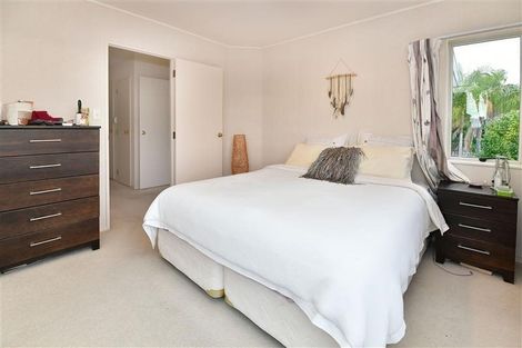 Photo of property in 5 Moera Place, Stanmore Bay, Whangaparaoa, 0932