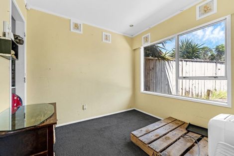 Photo of property in 2/29 Kindergarten Drive, Conifer Grove, Takanini, 2112