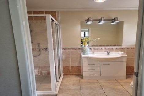 Photo of property in 24 Mt Lebanon Crescent, The Gardens, Auckland, 2105