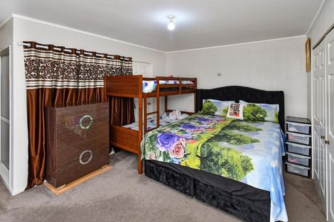 Photo of property in 2/20 Ross Martin Court, Conifer Grove, Takanini, 2112