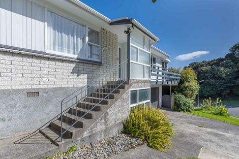 Photo of property in 2 Annan Grove, Papakowhai, Porirua, 5024