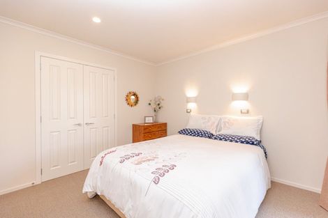 Photo of property in 35 Saint Oswalds Drive, Brunswick, 4571