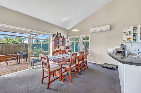 Photo of property in 18 Cinnabar Place, Westgate, Auckland, 0614