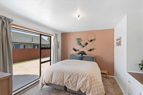 Photo of property in 22 Woodend Road, Woodend, 7610