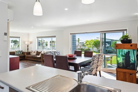 Photo of property in 10 Gallipoli Place, Paraparaumu, 5032