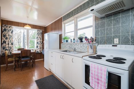 Photo of property in 31 Swansea Street, Cannons Creek, Porirua, 5024