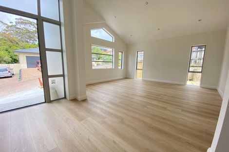 Photo of property in 22 Lorikeet Place, Unsworth Heights, Auckland, 0632