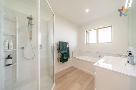 Photo of property in 10 Meadowbank Drive, Belmont, Lower Hutt, 5010
