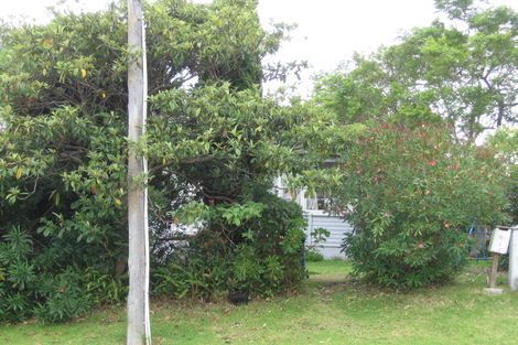 Photo of property in 103 Beach Haven Road, Beach Haven, Auckland, 0626