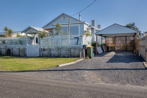 Photo of property in 7 Barber Street, Foxton Beach, Foxton, 4815