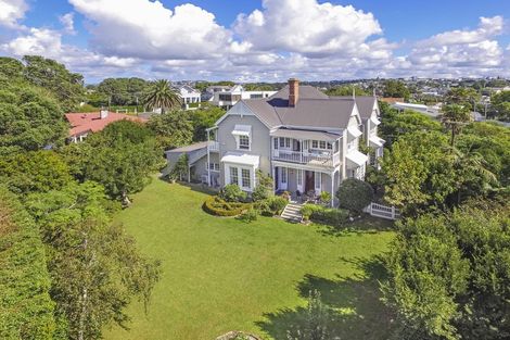 Photo of property in 52 Hinemoa Street, Birkenhead, Auckland, 0626