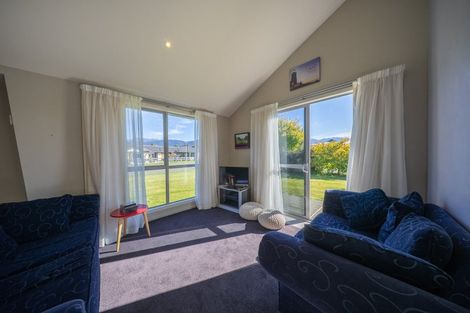 Photo of property in 25 Pop Andrew Drive, Te Anau, 9600