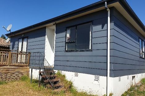 Photo of property in 2/7 Barbados Drive, Unsworth Heights, Auckland, 0632