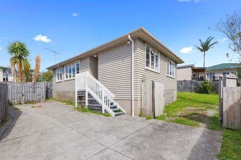 Photo of property in 45 Sunnyside Road, Sunnyvale, Auckland, 0612
