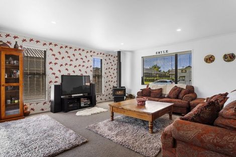 Photo of property in 25 Wineberry Avenue, Amberley, 7410