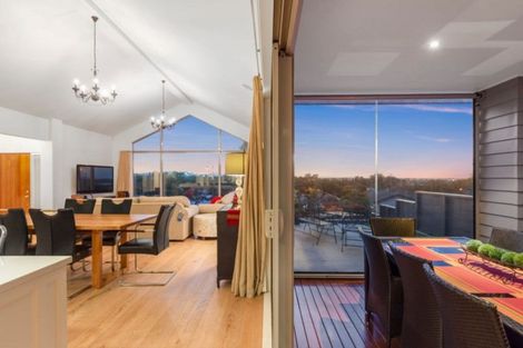 Photo of property in 22 Estuary View Road, Welcome Bay, Tauranga, 3112