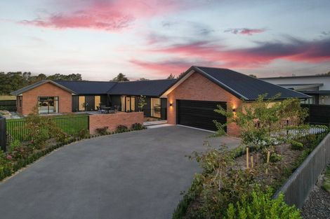 Photo of property in 21 Maurice James Way, Prebbleton, 7604