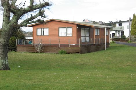 Photo of property in 4 Daphne Road, Tairua, 3508