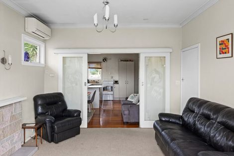 Photo of property in 18 Avenue Road, Greenmeadows, Napier, 4112
