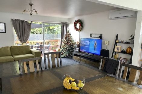 Photo of property in 70 Hellyers Street, Birkdale, Auckland, 0626