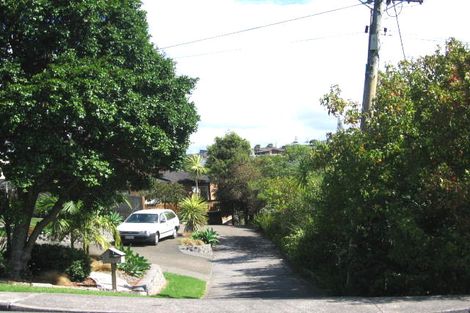 Photo of property in 1/884 Beach Road, Waiake, Auckland, 0630