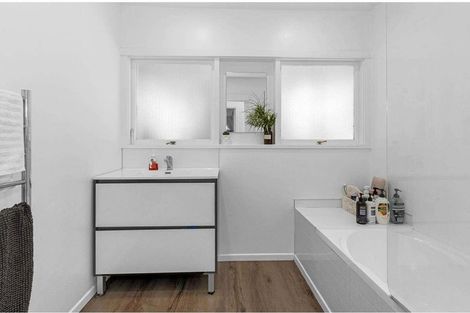 Photo of property in 183b Matsons Avenue, Papanui, Christchurch, 8053