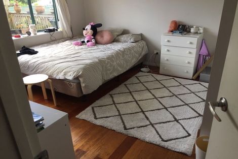 Photo of property in 3179 Great North Road, New Lynn, Auckland, 0600