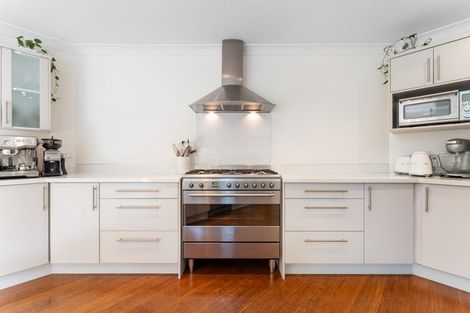 Photo of property in 16 Kunzea Place, Greenhithe, Auckland, 0632