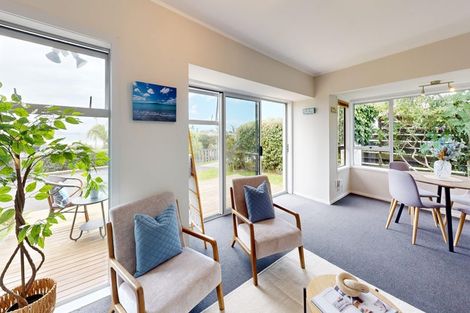 Photo of property in 1/33 Rosario Crescent, Red Beach, 0932