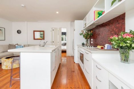 Photo of property in 2/1 Saratoga Avenue, Herne Bay, Auckland, 1011