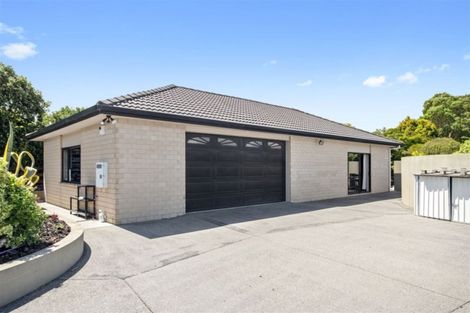 Photo of property in 8 Frank Knight Place, Waiuku, 2123