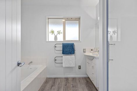 Photo of property in 7 Belgrove Place, Parklands, Christchurch, 8083