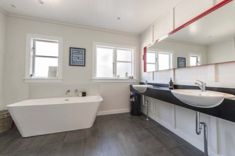 Photo of property in 450 Paremata Road, Pauatahanui, Porirua, 5381