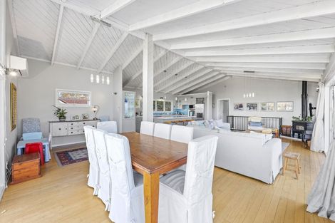 Photo of property in 13 Colmar Road, Mellons Bay, Auckland, 2014
