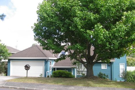 Photo of property in 1 Crown Hill Close, Forrest Hill, Auckland, 0620