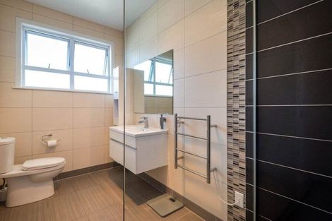 Photo of property in 12 Covil Avenue, Te Atatu South, Auckland, 0610