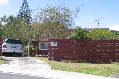 Photo of property in 32 Camelot Place, Glenfield, Auckland, 0629