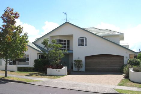 Photo of property in 38 Whiting Grove, West Harbour, Auckland, 0618