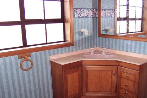 Photo of property in 12 Bridge Street, Tuatapere, 9620