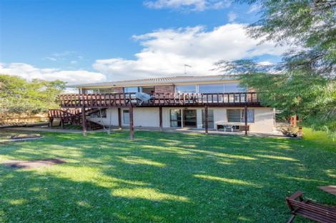 Photo of property in 40 Akoranga Drive, Northcote, Auckland, 0627