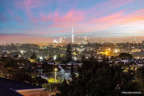 Photo of property in 2/10b Eastglen Road, Glen Eden, Auckland, 0602