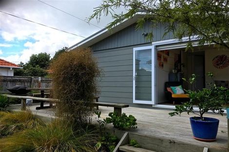 Photo of property in 34 Birdwood Avenue, Moturoa, New Plymouth, 4310